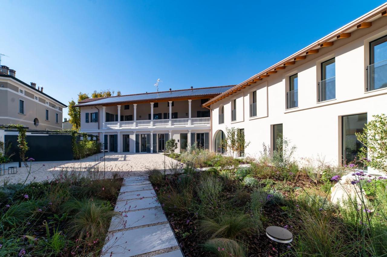 Via Vittorio Veneto 468 Chiari Aparthotel ภายนอก รูปภาพ