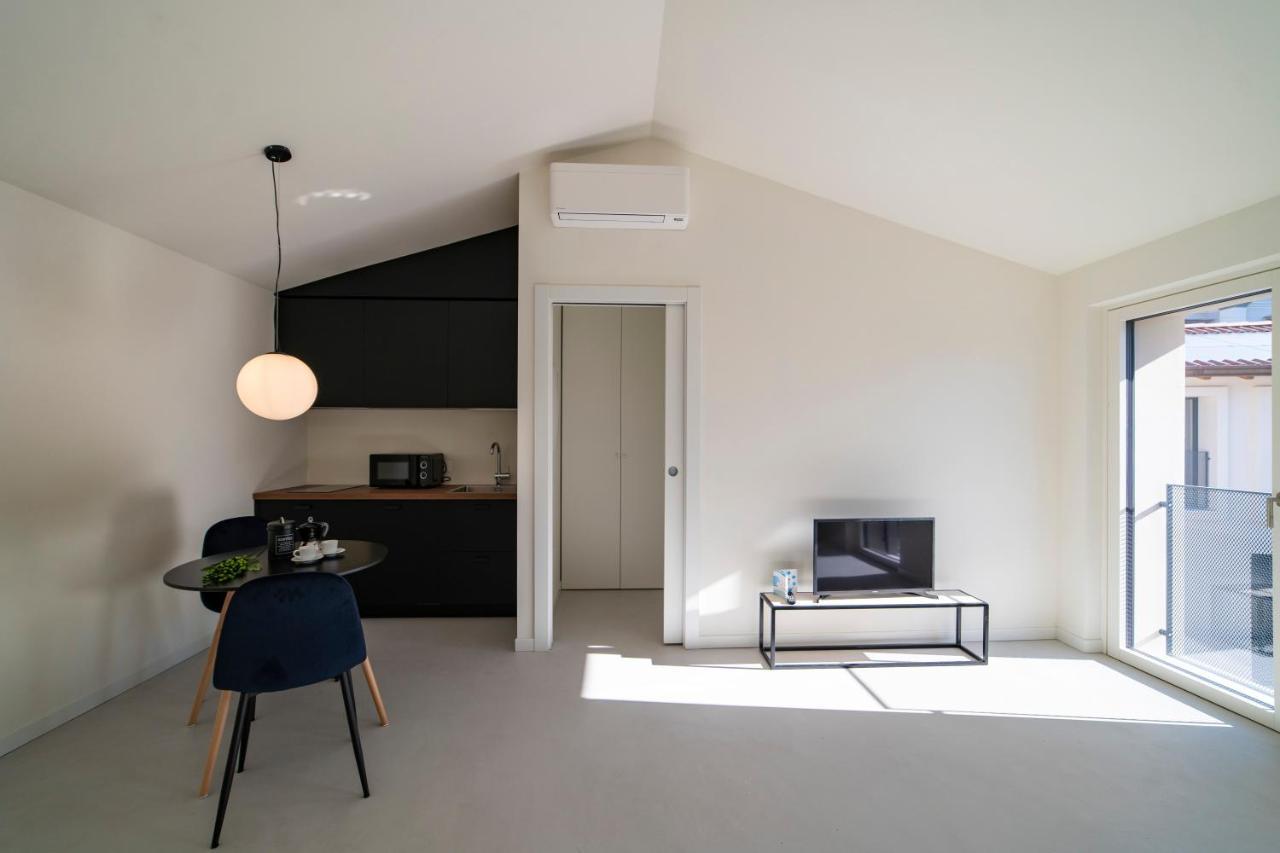 Via Vittorio Veneto 468 Chiari Aparthotel ภายนอก รูปภาพ